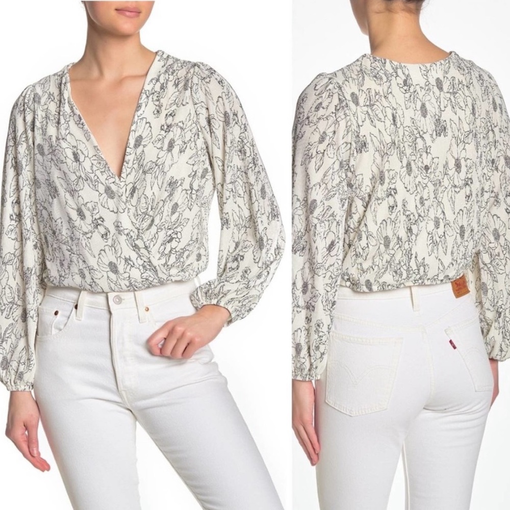 ASTR the Label Plisse Wrap Top Floral | S